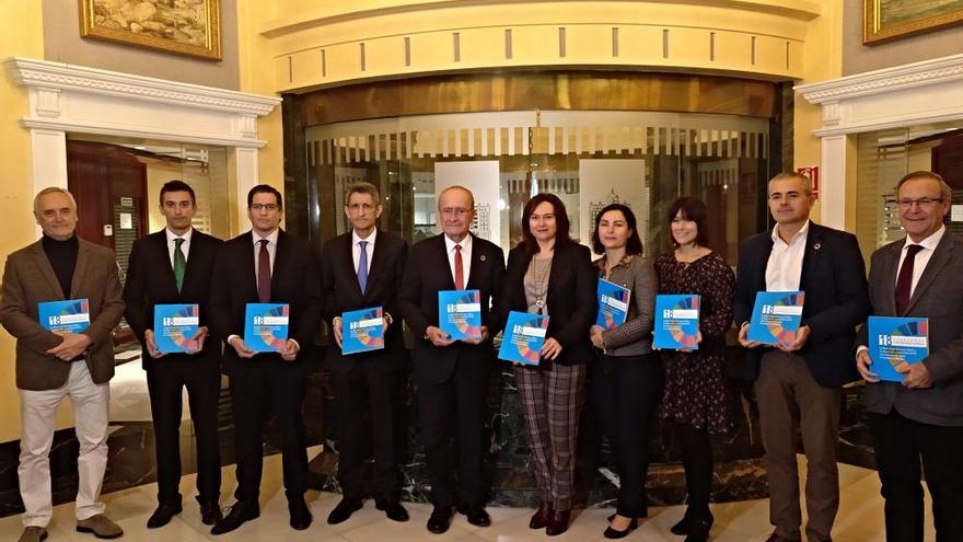 Presentación del cuaderno número 18 del Plan Estratégico de Málaga, ayer en la sede de Unicaja.