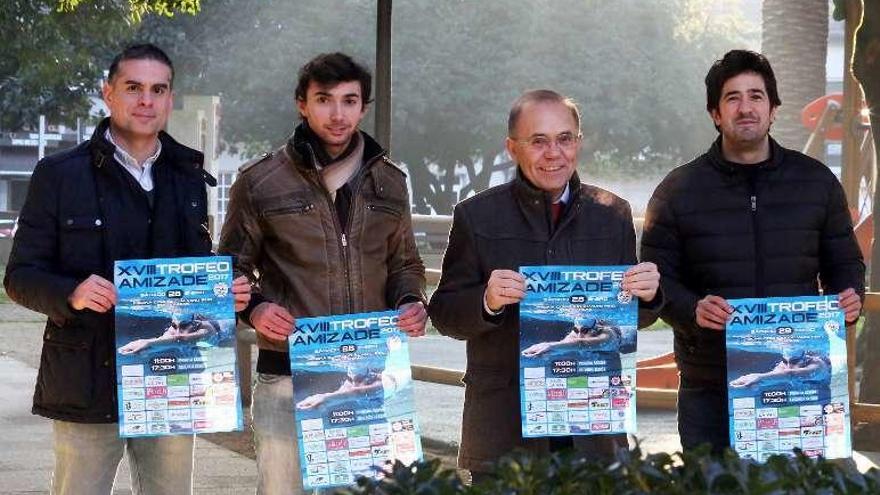 Aliaga, Márquez, Represas y Carrera, en la presentación del trofeo.