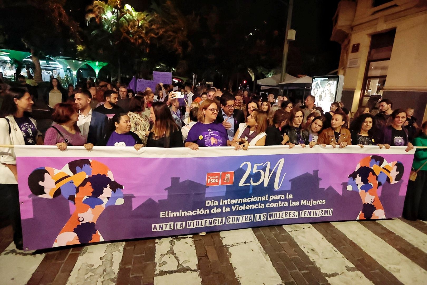 Manifestación por la eliminación de la violencia machista en Santa Cruz