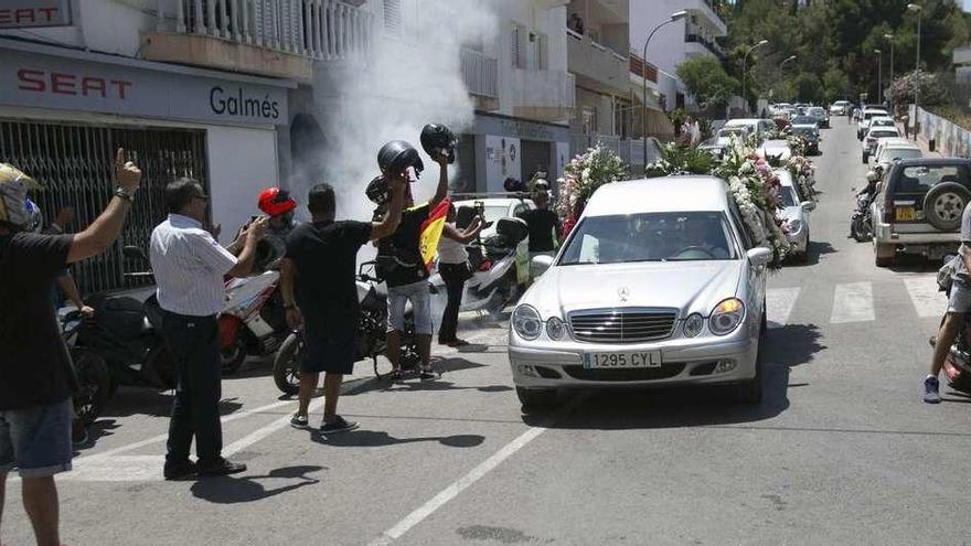 500 moteros despiden a Ángel Nieto