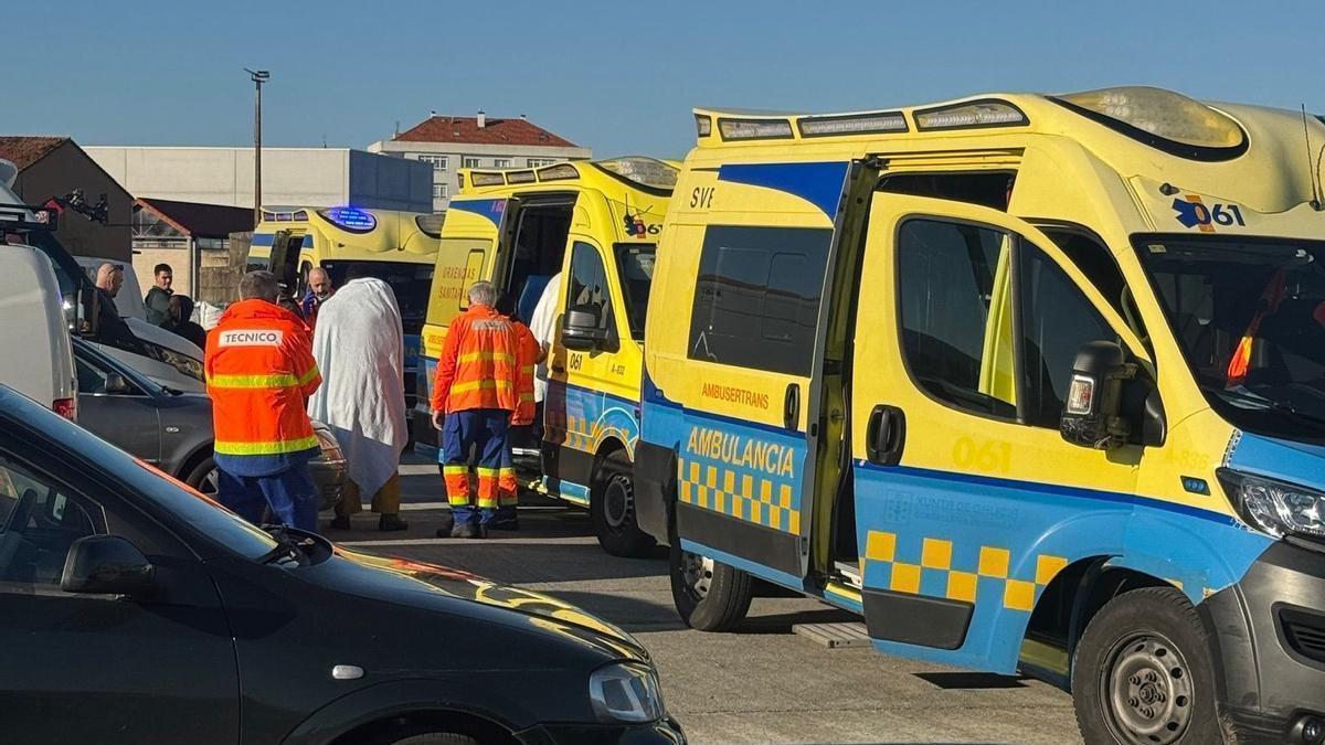 PORTO DO SON NAUFRAGIO | Rescatan a seis tripulantes tras hundirse su barco en la ría de Muros-Noia