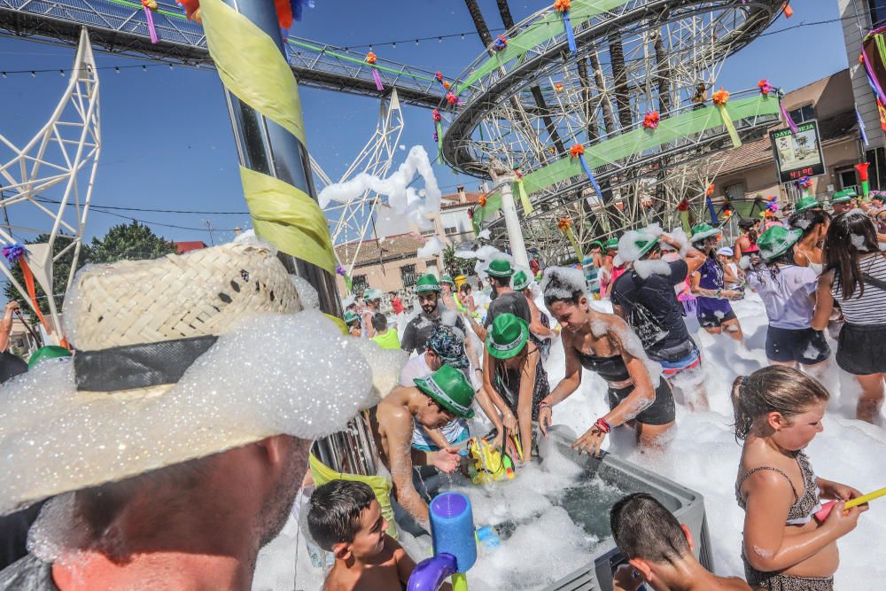 El chupinazo da la bienvenida a las fiestas de Daya Vieja