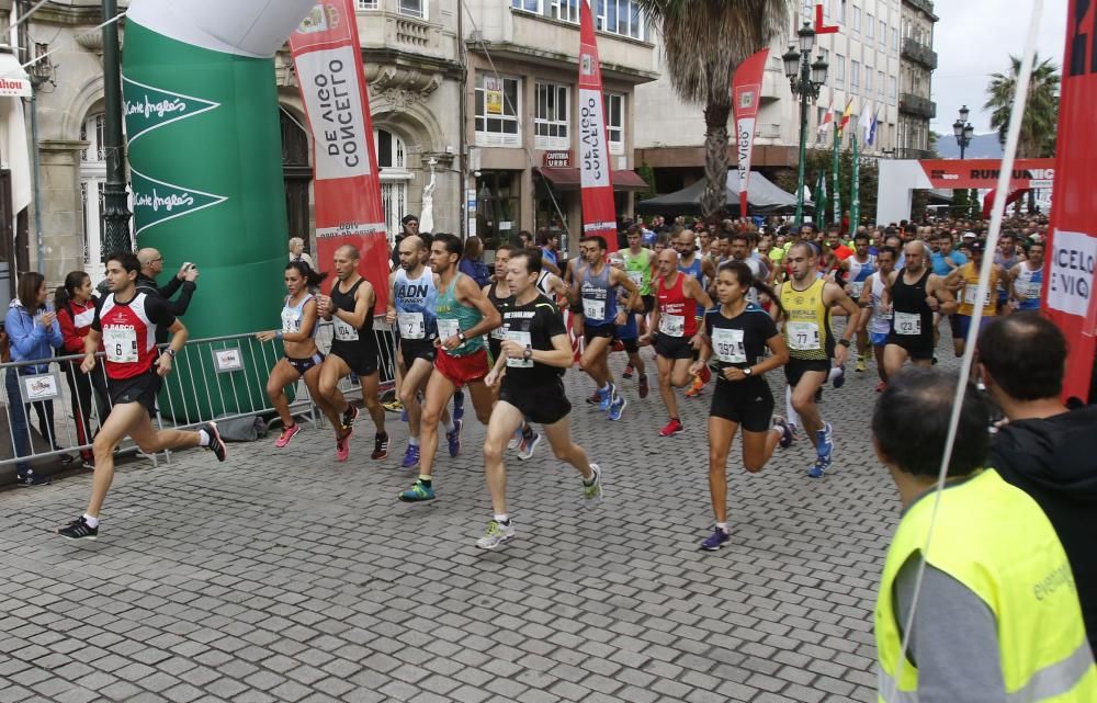 La carrera Vigo +11 llena la ciudad de deporte