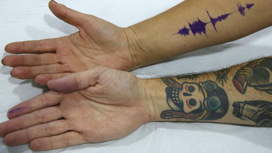 Dientes de oro y tatuajes