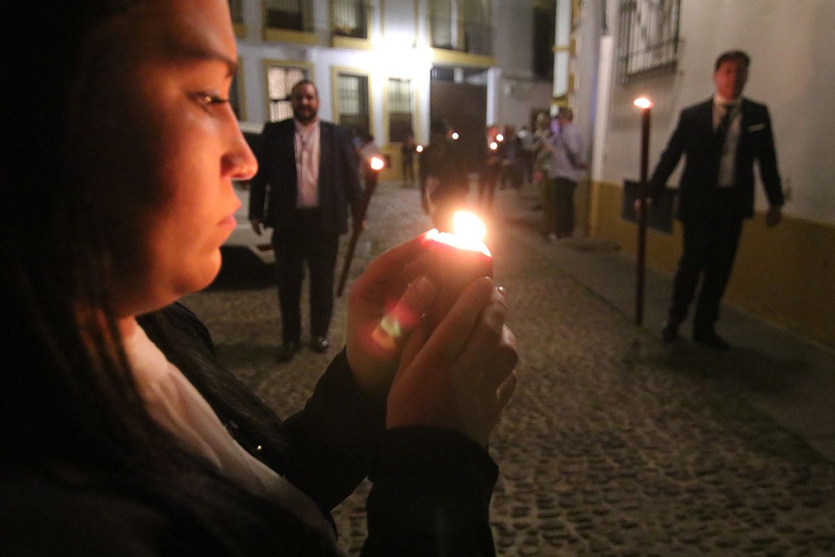 Vía crucis con el Señor de la Sangre, en imágenes