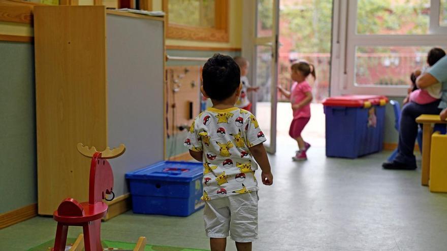El STEI acusa a Educación de "estafar" a los técnicos de educación infantil al dejar plazas prometidas "en papel mojado"