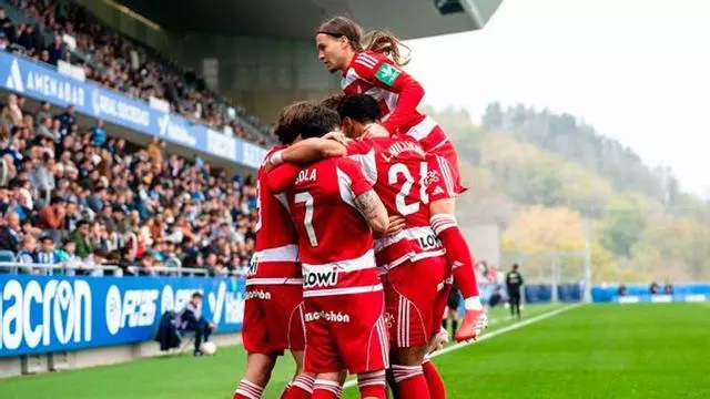 Resumen, goles y highlights del Real Sociedad B 0 - 2 Granada CF de la jornada 31 de LaLiga Hypermotion
