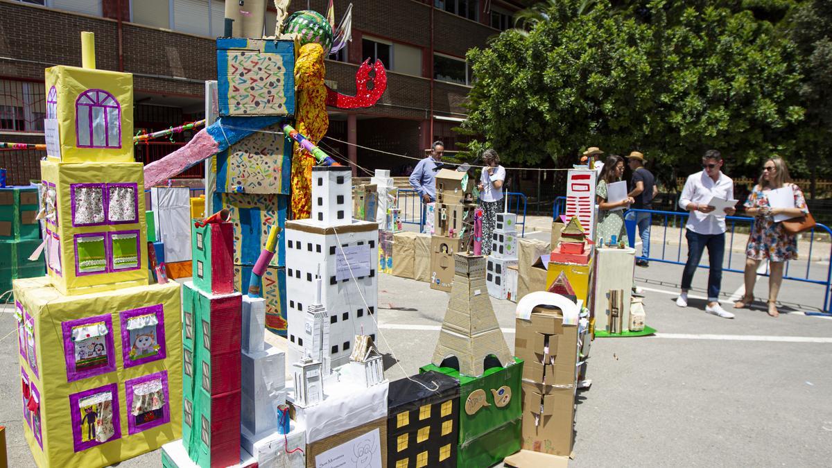 Tercer premio para la hoguera escolar del colegio Nou San Blas