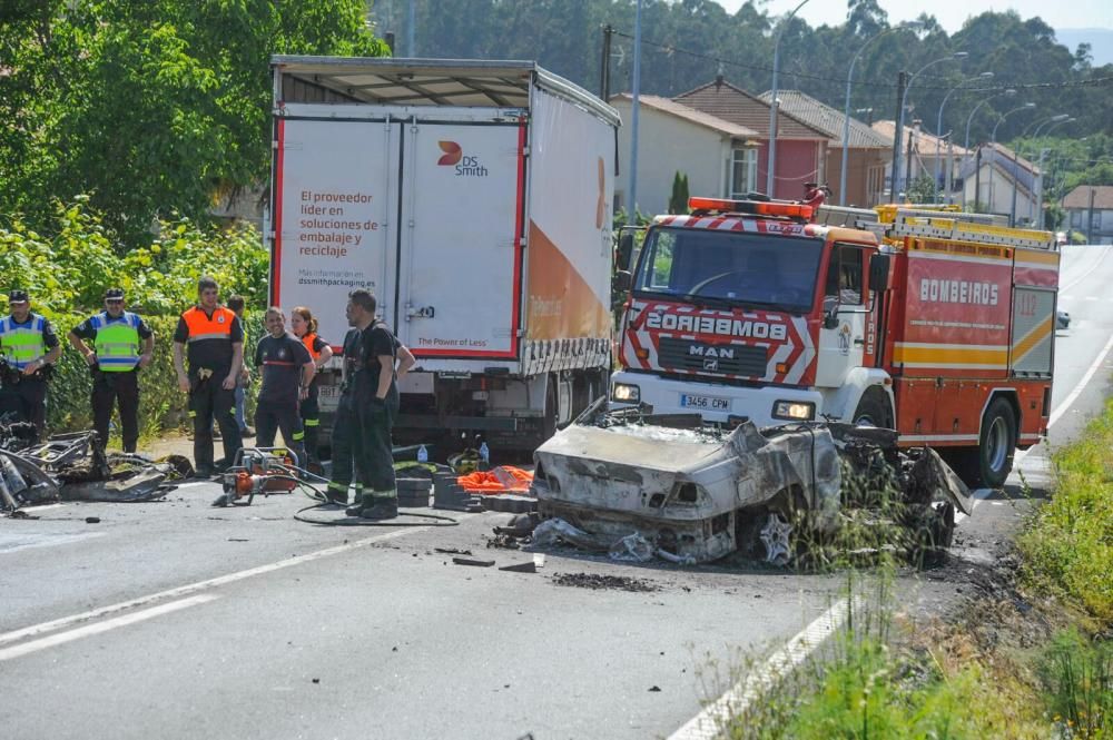 Dos muertos en un brutal accidente en Rianxo