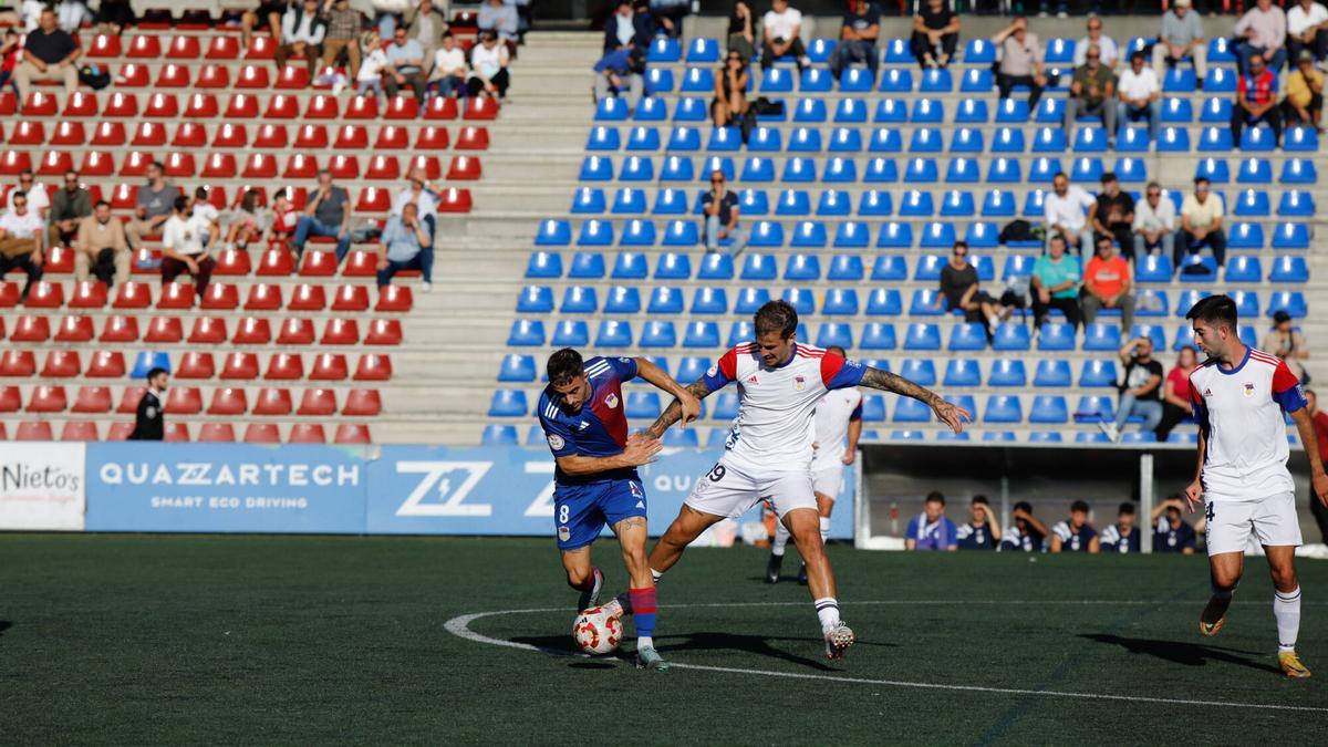 Un momento del Langreo-Marino disputado la pasada temporada en Ganzábal