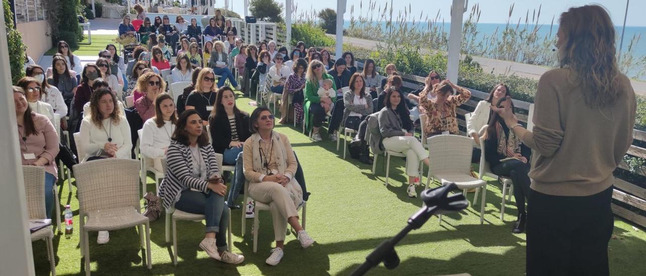 Cerca de un centenar de empresarias y emprendedoras se reunieron en el Palasiet.