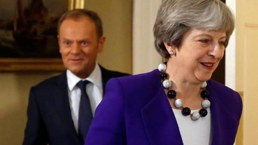 Theresa May i Donald Tusk, en una trobada al 10 de Downing Street