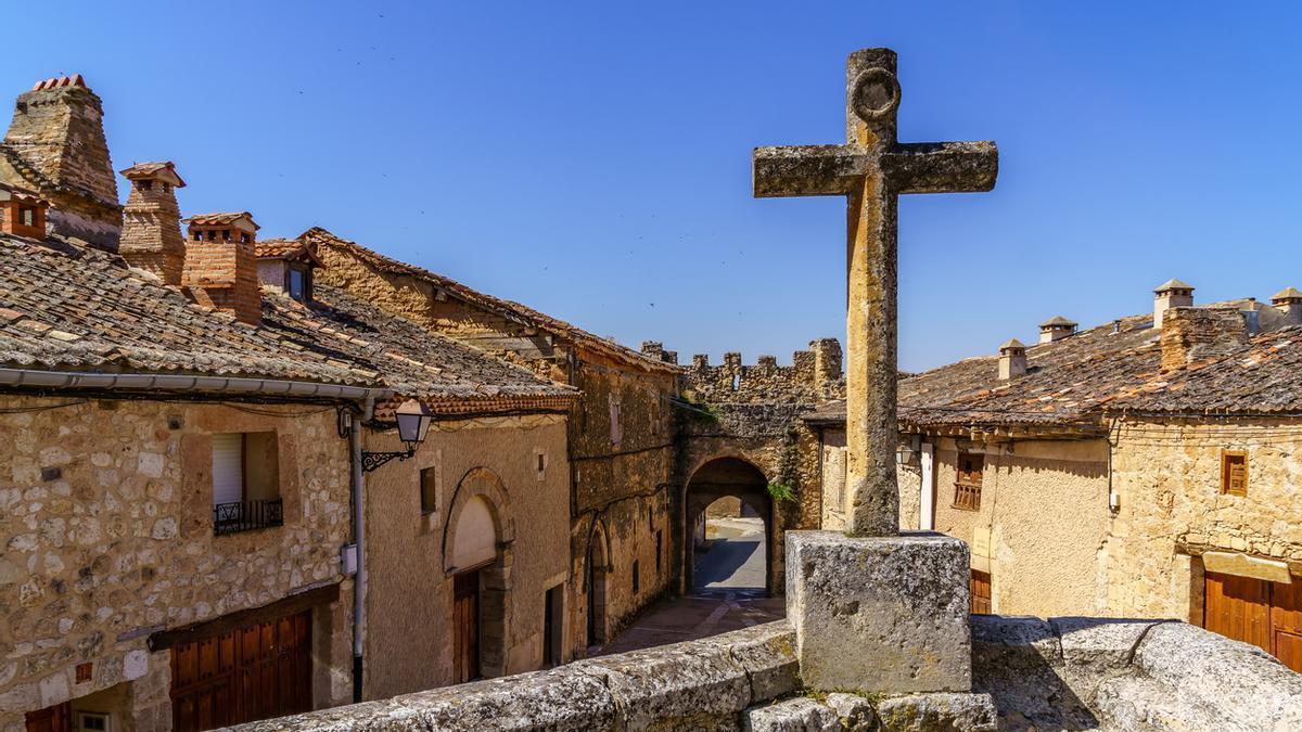 Pedraza no es el pueblo más bonito de Segovia, Maderuelo sí