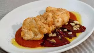 Cómo hacer un plato de restaurante ochentero: rape frito con salsa vizcaína y pimientos del piquillo