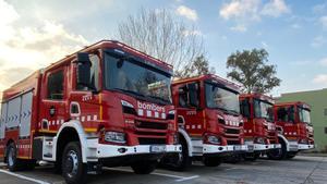 Els Bombers donen per estabilitzat l’incendi de la nau industrial de Sabadell