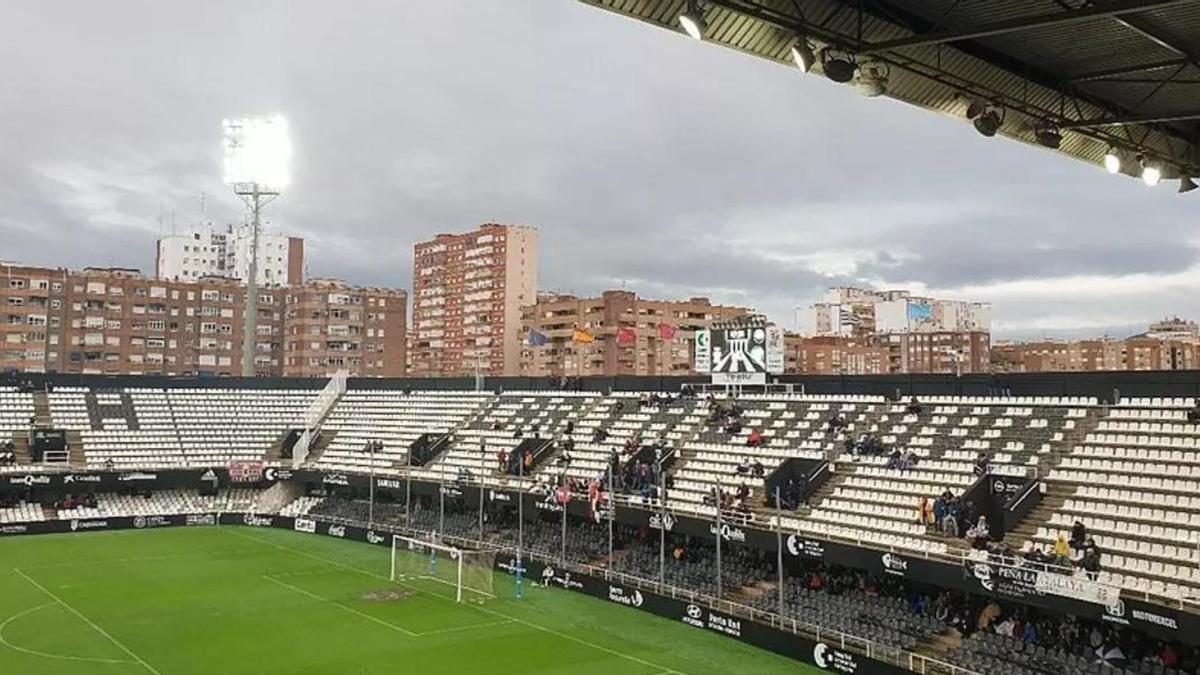El estadio de Cartagonova, donde jugará el Valencia en la segunda ronda de Copa /