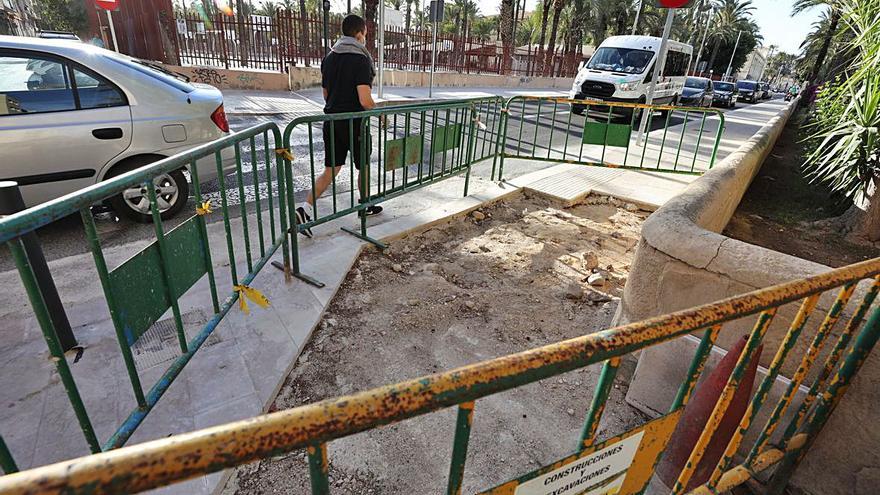 Aspecto que presenta la calle Pizarro en su cruce con Nuestra Señora de la Cabeza y el primer tramo de la avenida de alicante. | ANTONIO AMORÓS