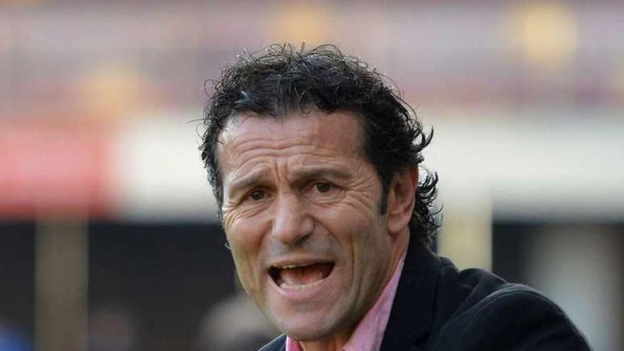 El entrenador del Pontevedra, Luisito. // G. Santos