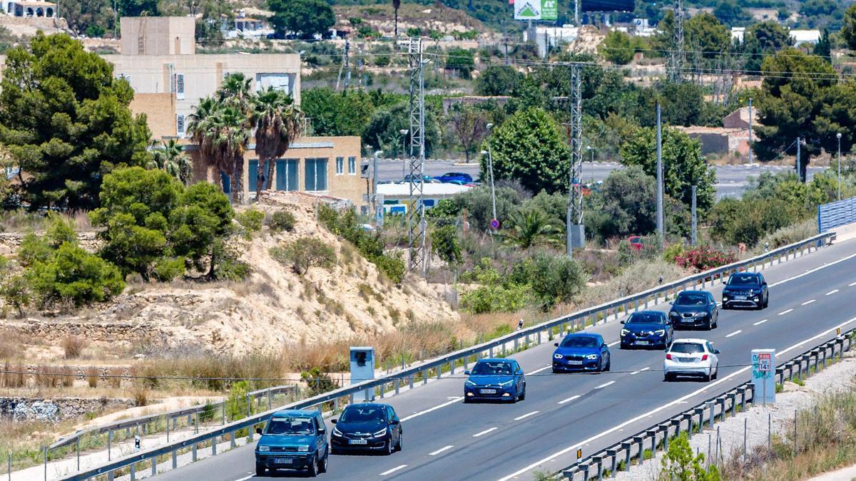 El tráfico en Alicante arranca la jornada sin accidentes y con 31 incidencias, la mayoría por obras en la red viaria