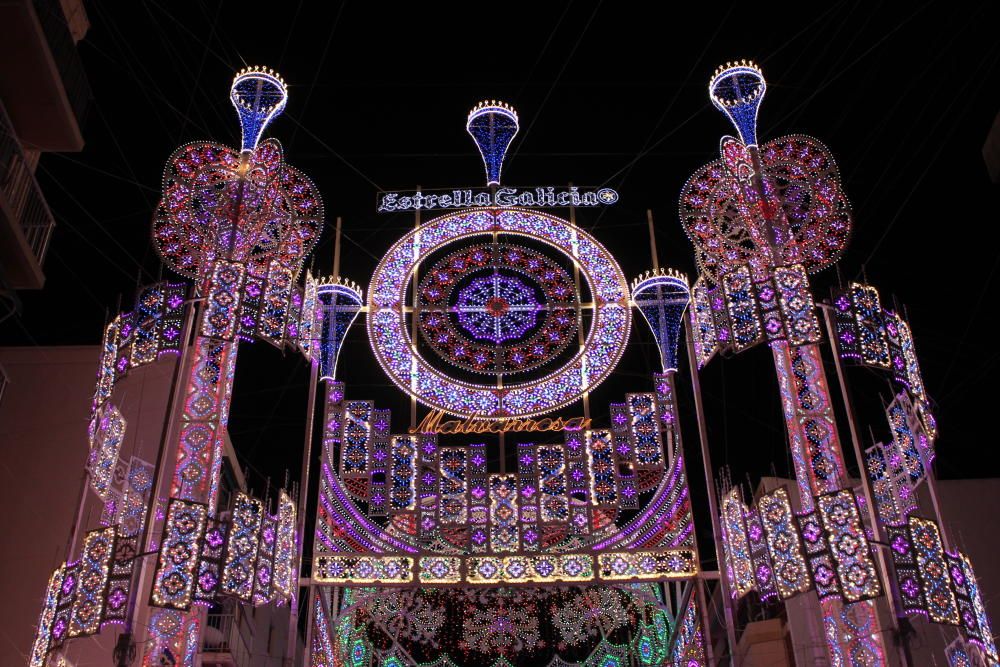 Encendido de luces de la falla Malvarrosa