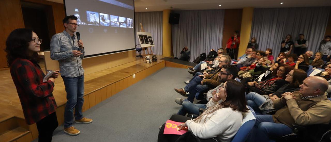 Un momento de la charla de Kutschera