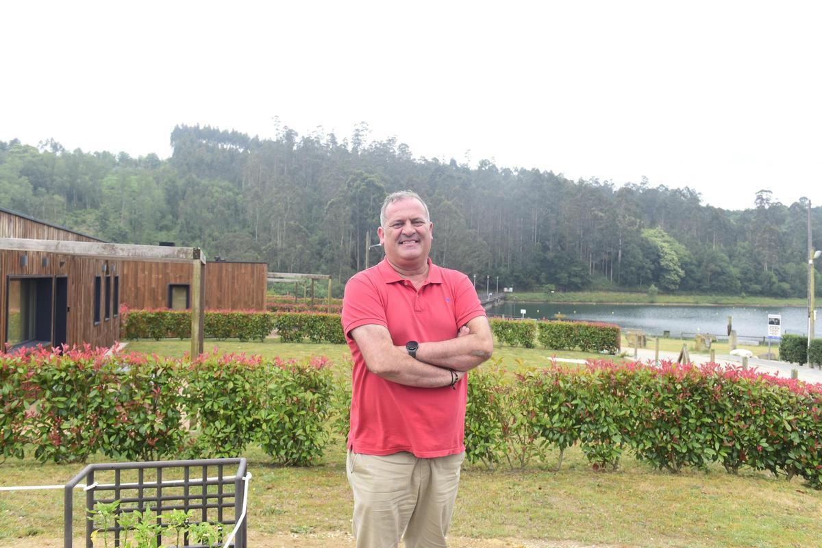 Ángel Varela en las Cabañas de Beche, en Abegondo.