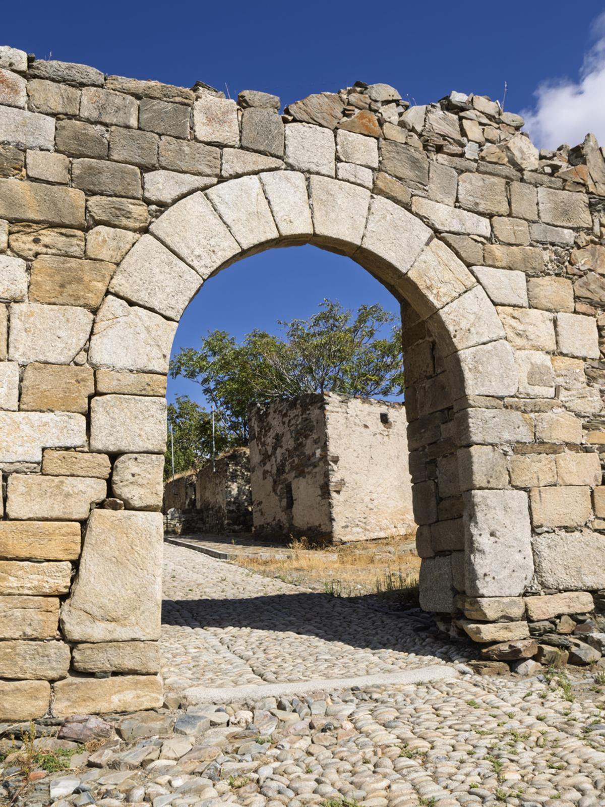 La puerta de entrada a un pueblo casi fantasma