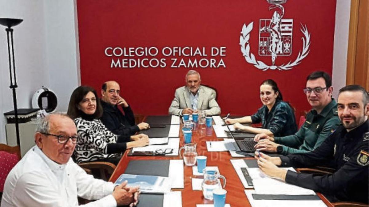 Reunión en el Colegio de Médicos con los interlocutores de las Fuerzas de Seguridad del Estado.