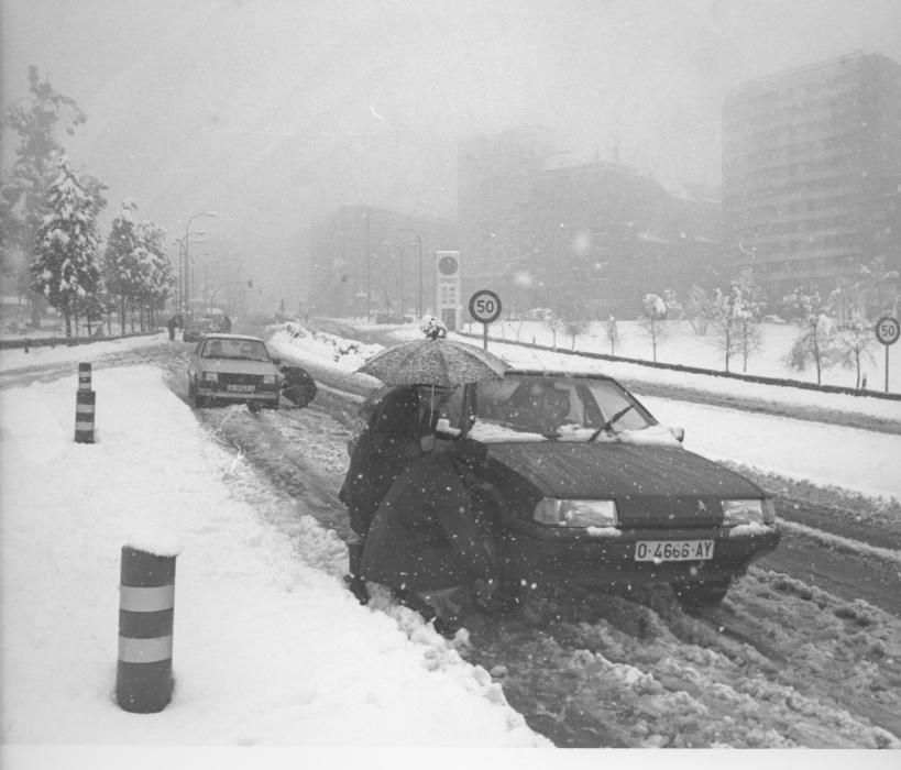 La nevada de 1993 que causó estragos en Asturias y cubrió Oviedo
