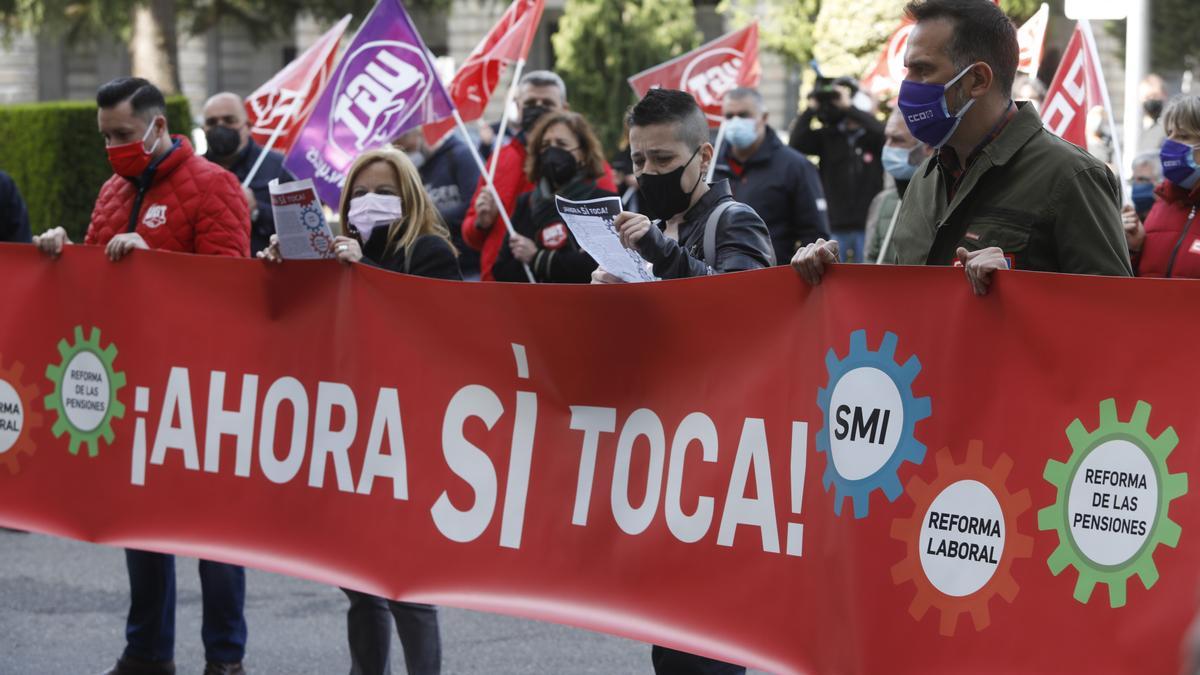 Manifestación en Oviedo por la derogación de la reforma laboral de 2012
