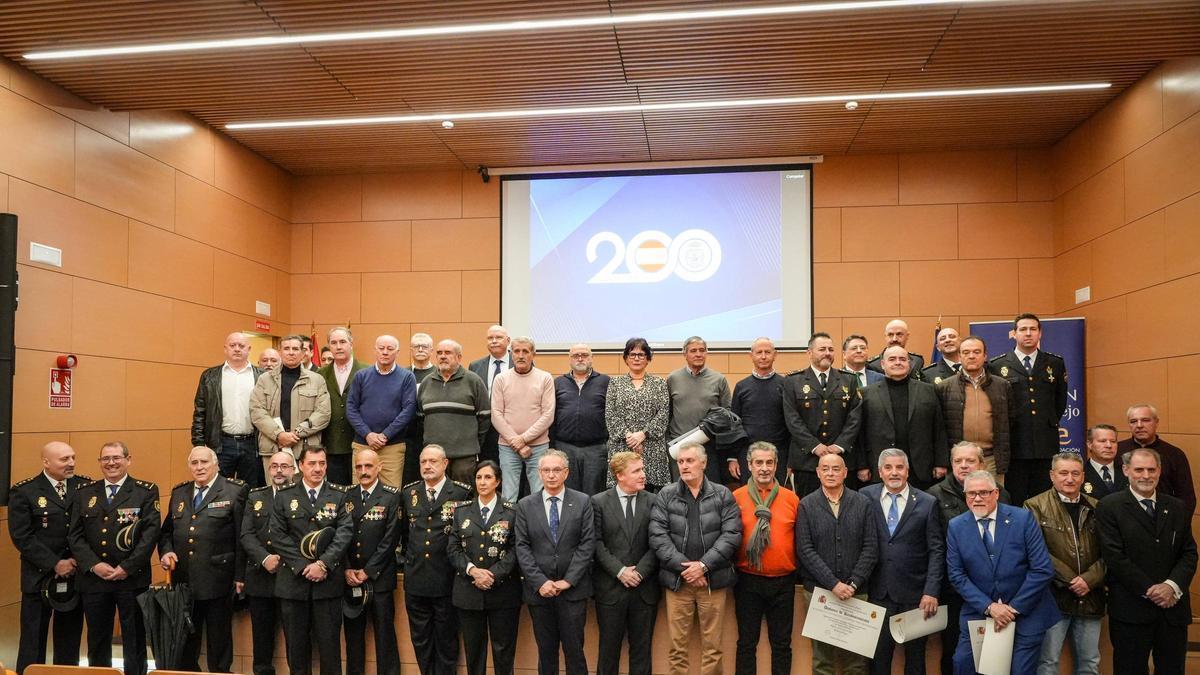 Vídeo | Así ha sido el homenaje a los Policías Nacionales jubilados en Badajoz