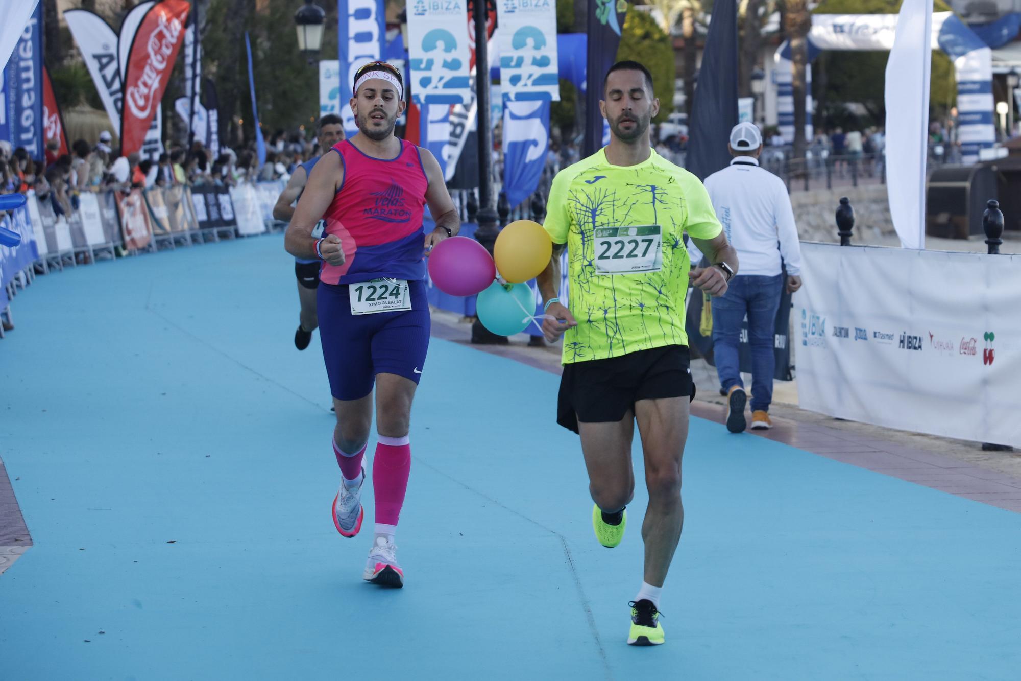 Búscate en nuestra galería de fotos del Santa Eulària Ibiza Marathon