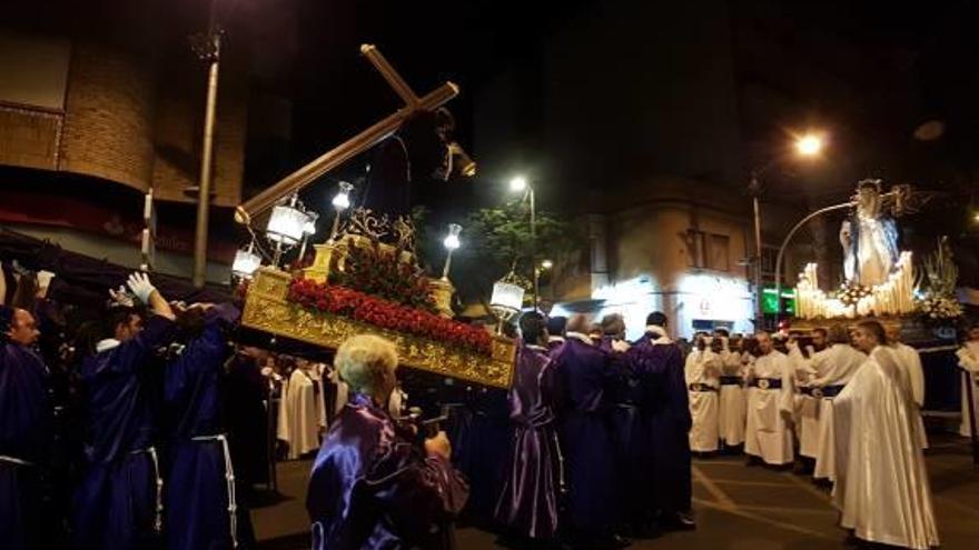 La procesión del Encuentro es la que más vecinos concita y la más emblemática del municipio.