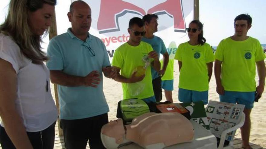 Benicarló implanta desfibriladores en sus playas