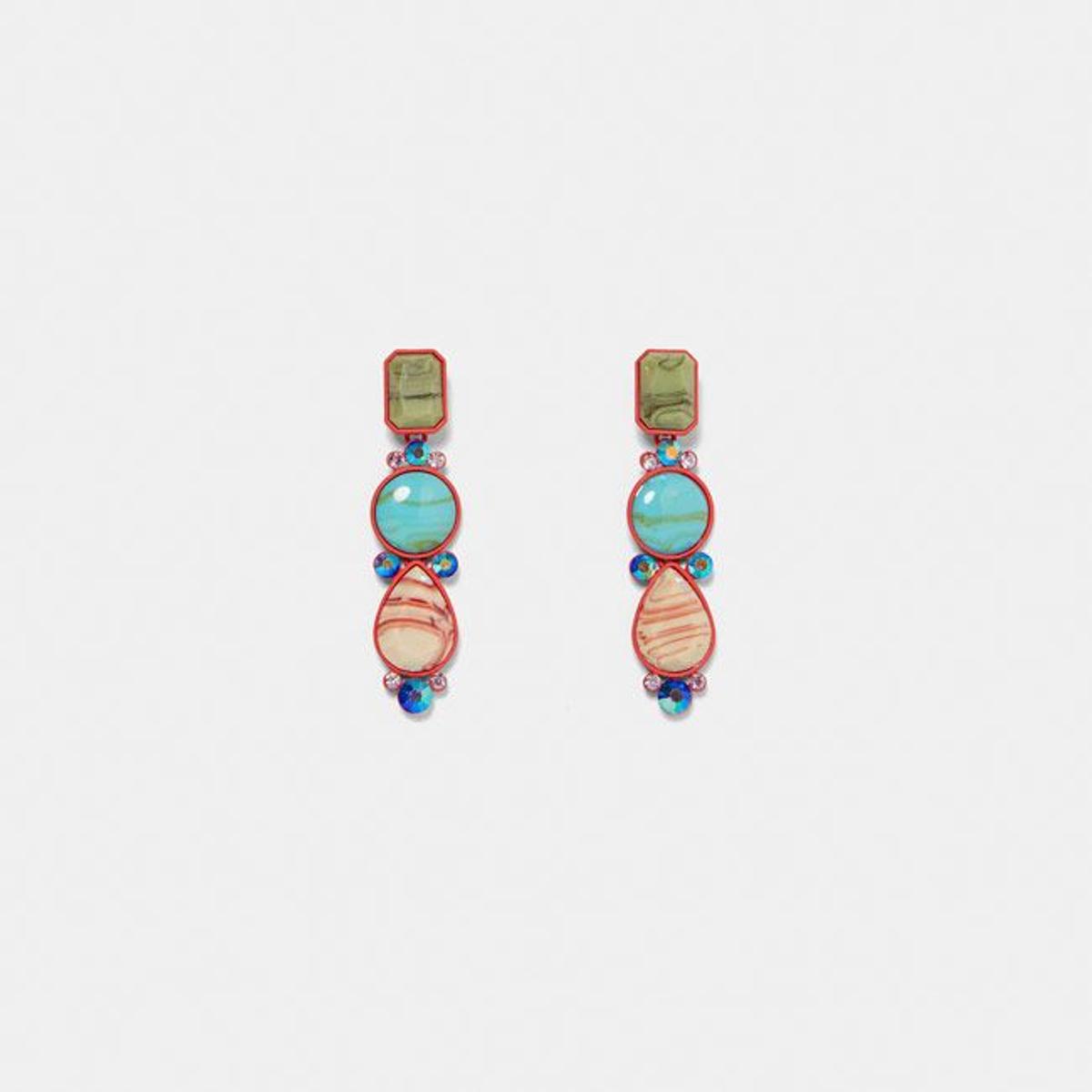 Pendientes de mármol de colores de Zara