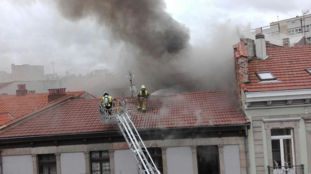 Incendio en la calle Uría de Oviedo