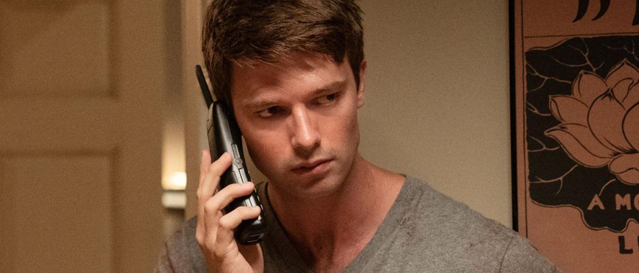 Patrick Schwarzenegger, en un fotograma de la serie de HBO Max ’The Staircase’.