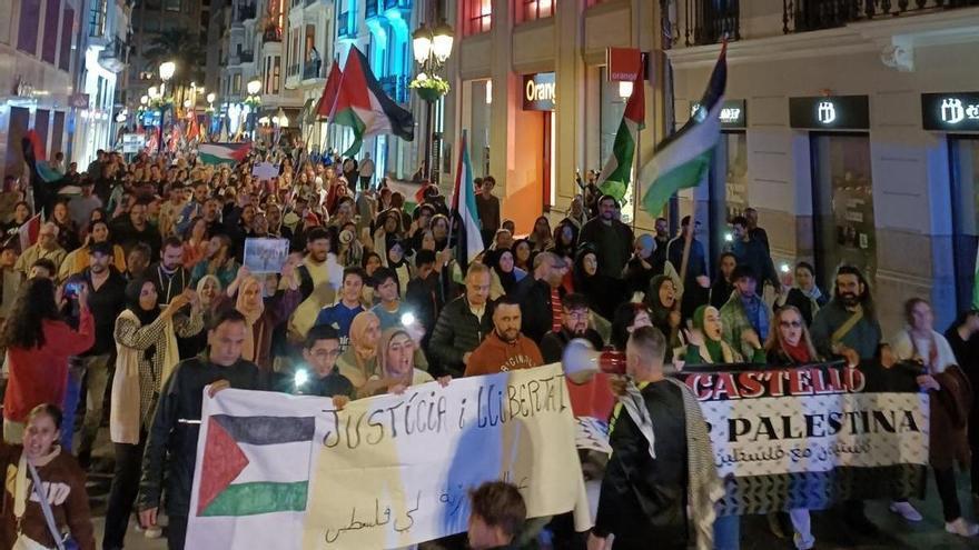 Multitudinaria manifestación en Castelló en defensa de Palestina
