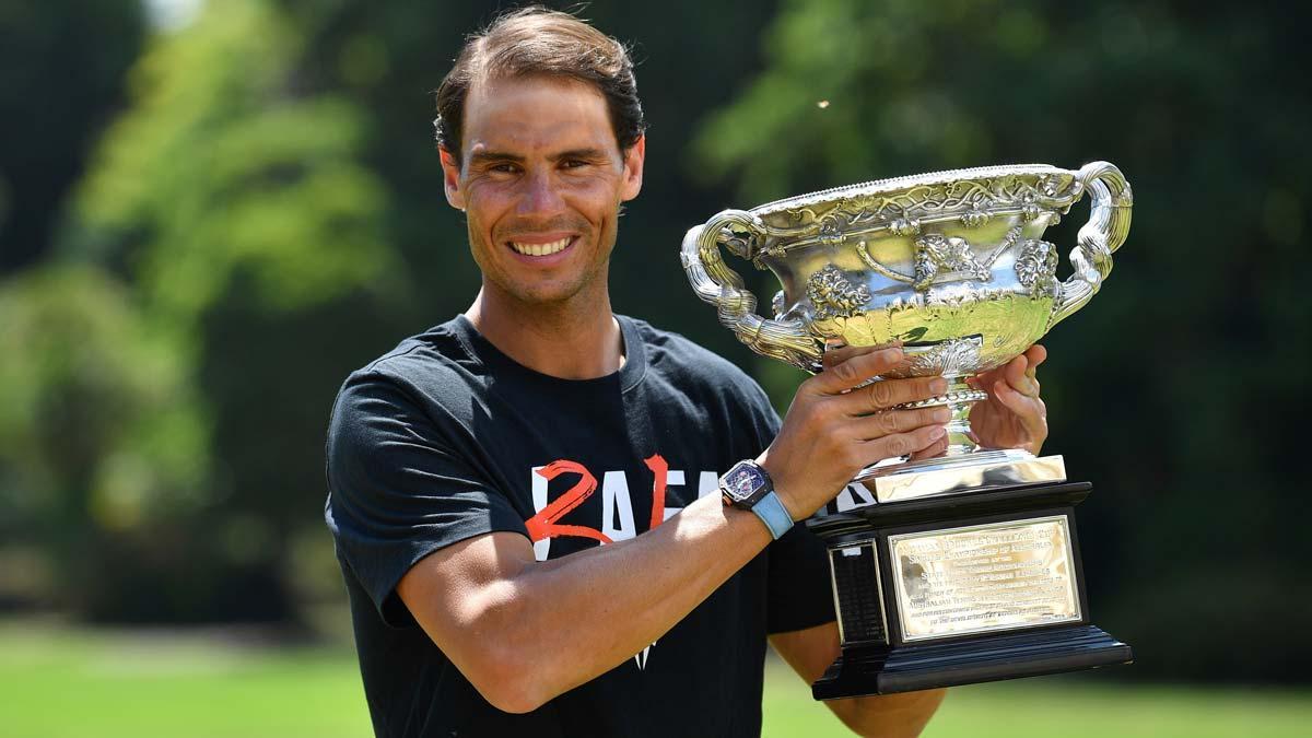 Rafa Nadal con su trofeo