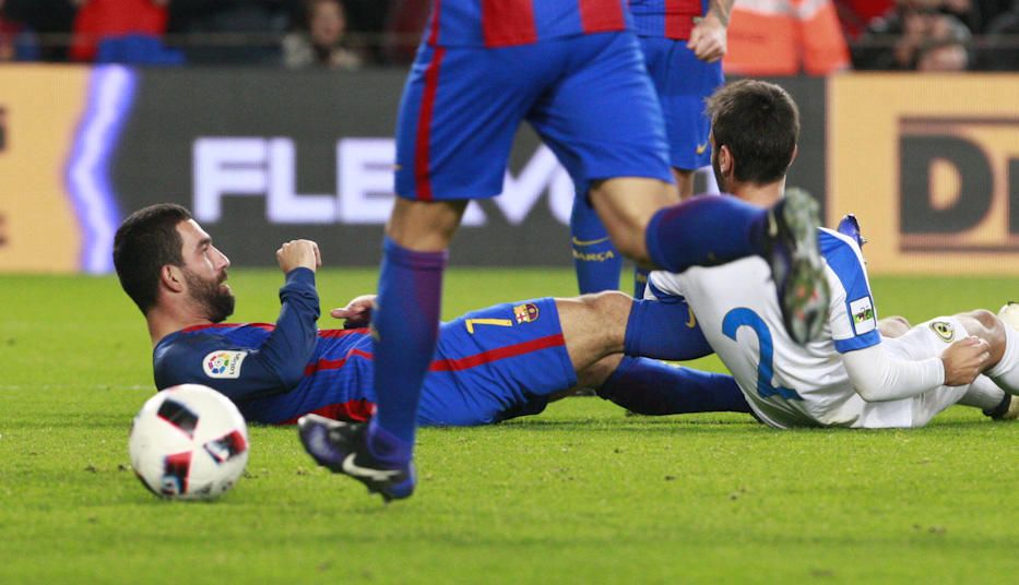 El Barça arrolla al Hércules en el Camp Nou