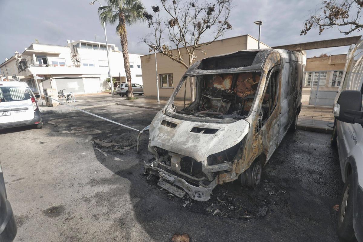 INCENDIO DE CONTENEDORES EN LA VILETA.