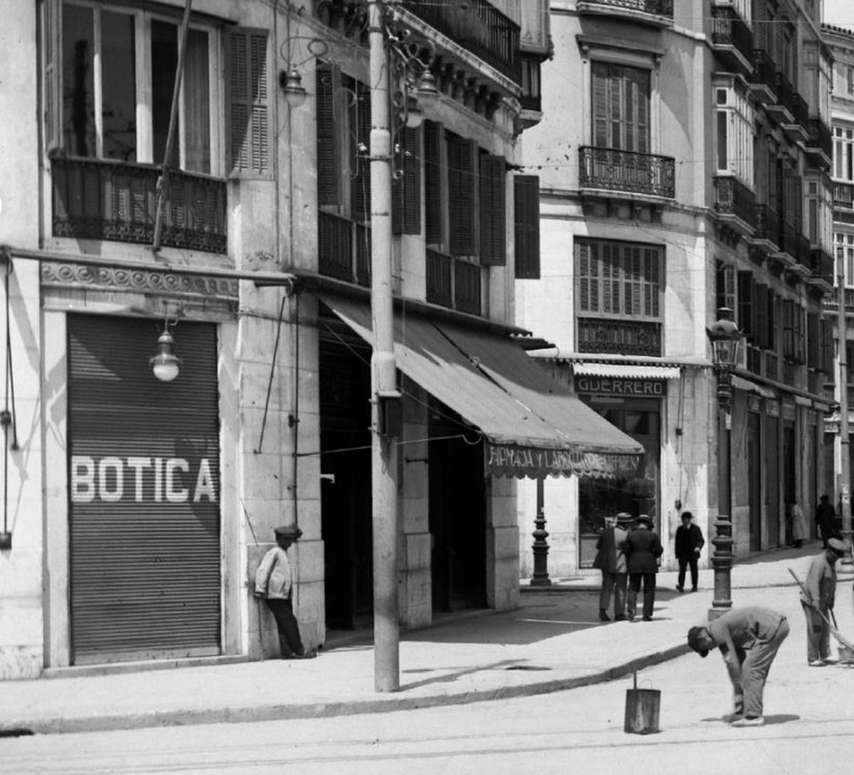 Así era la calle Larios en sus inicios: con suelos de madera como un gran 'salón de baile'