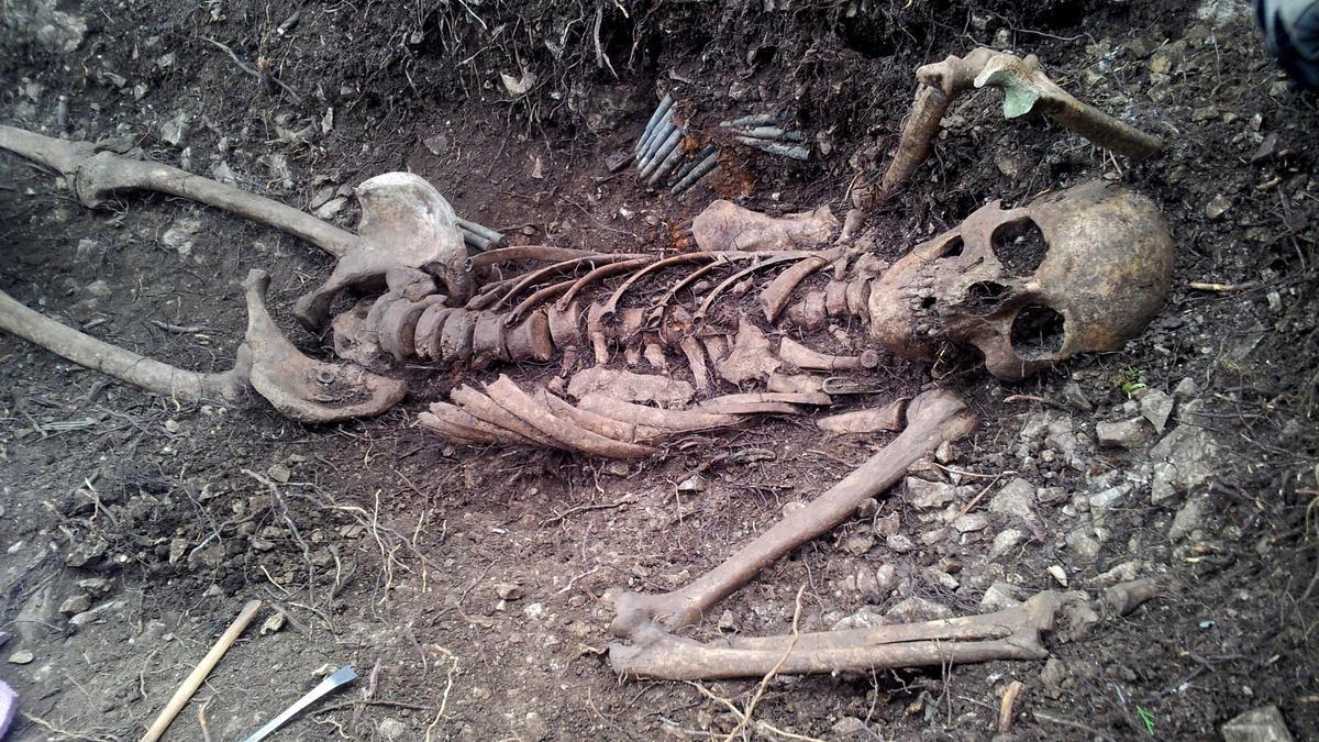 Restos de un soldado que combatió en la sierra de El Toro (Castellón) durante la batalla de Levante de la Guerra Civil