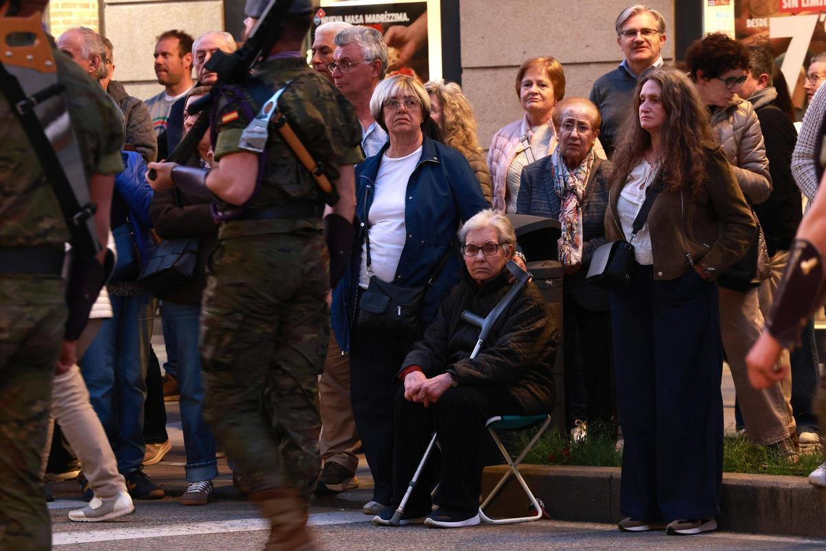 Procesiones en Vigo: paso del Jueves Santo en la parroquia del Sagrado Corazón de Xesús