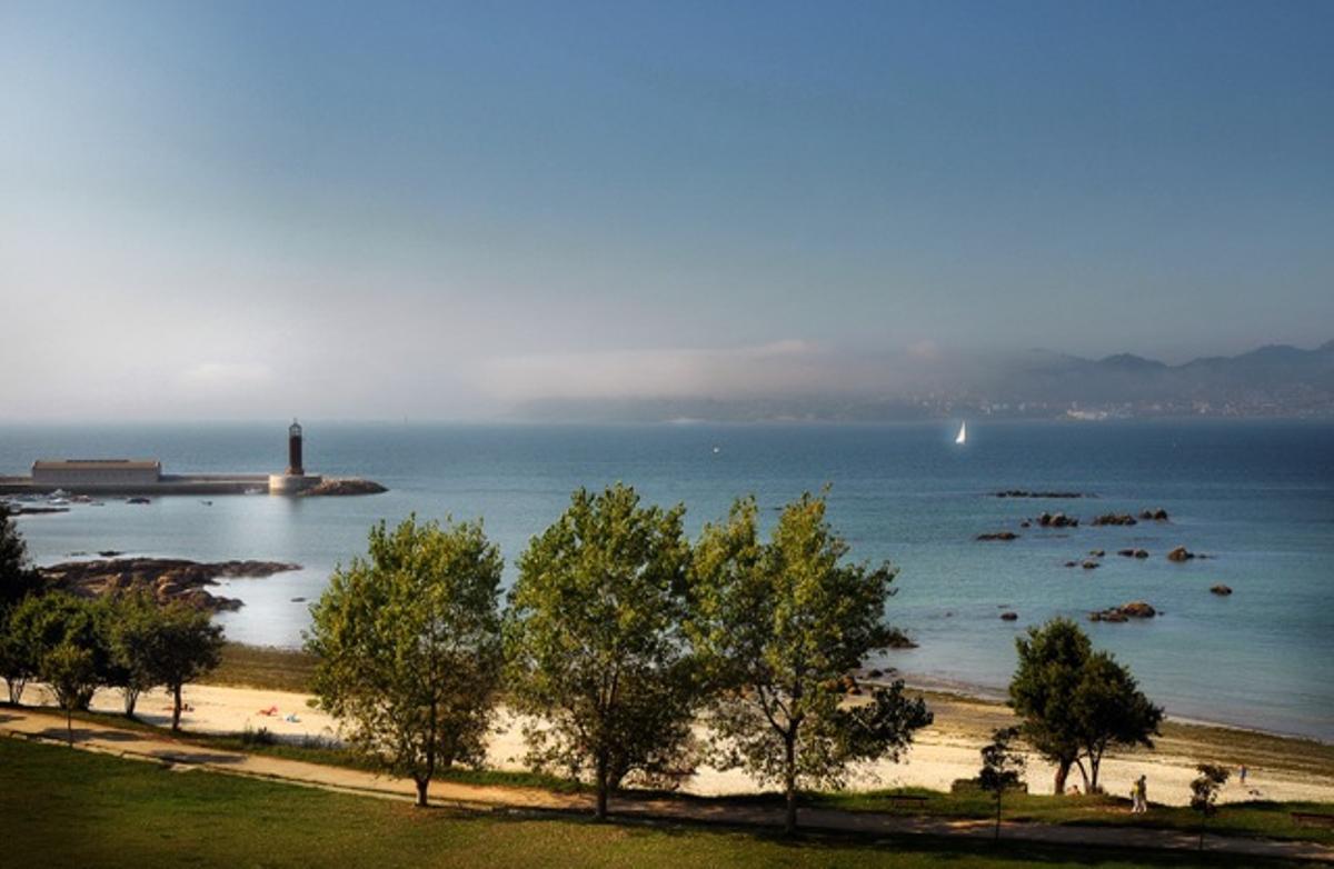 Muchos de los visitantes de Il Piacere aprovechan para pasear por el entorno del Pazo o incluso bajar a la playa tras la comida.