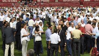 El Sevilla FC homenajeará a los socios más fieles en el Ramón Sánchez-Pizjuán