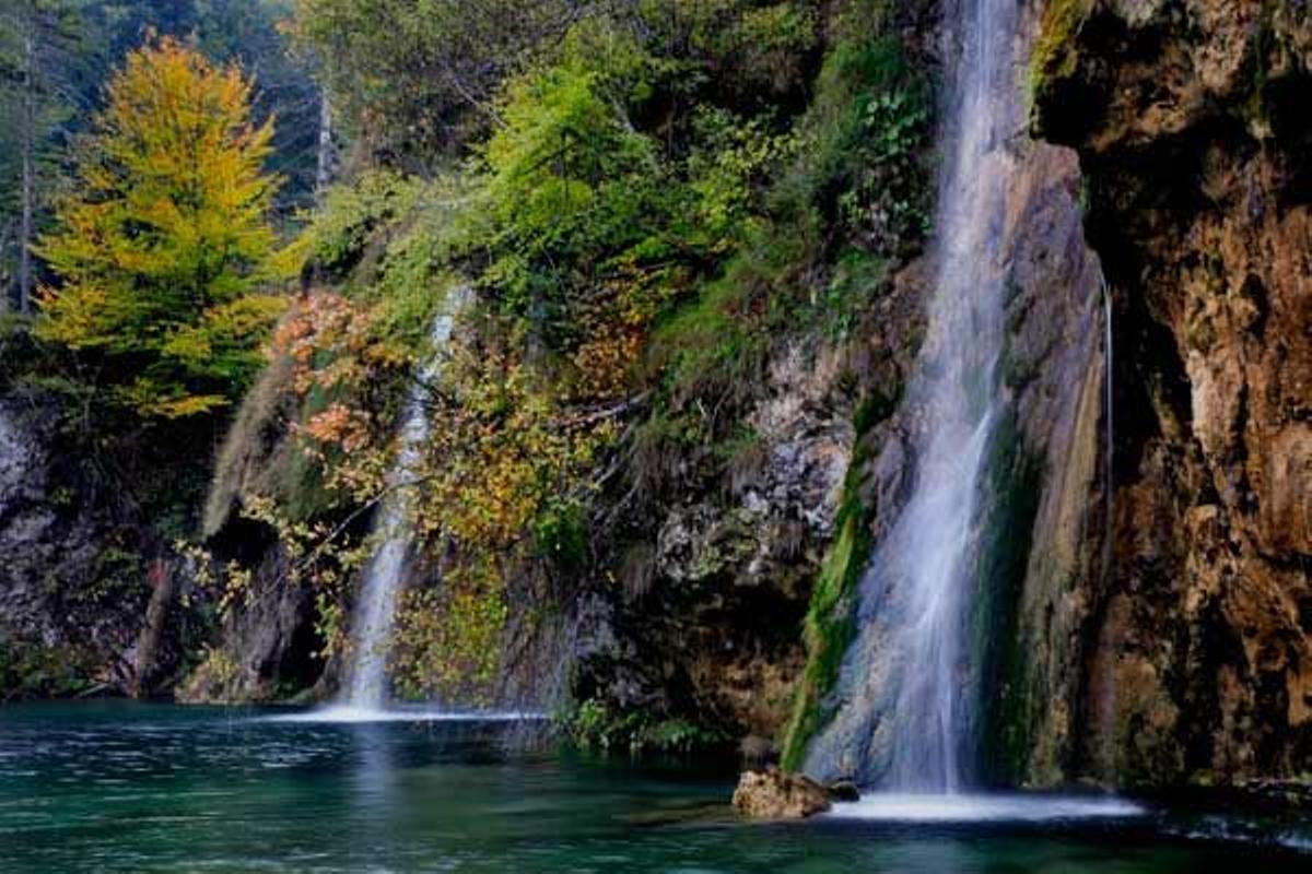 Cascadas en el Parque Nacional de los Lagos de Plitvice.