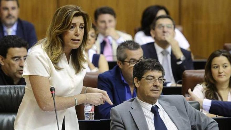 Díaz abonará íntegras las pagas extras a empleados públicos en 2015