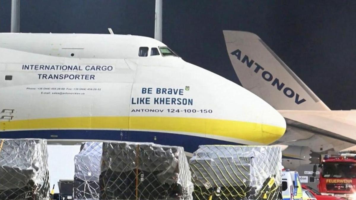 Un dron de origen desconocido con posible carga explosiva obliga a cerrar el aeropuerto de Leipzig