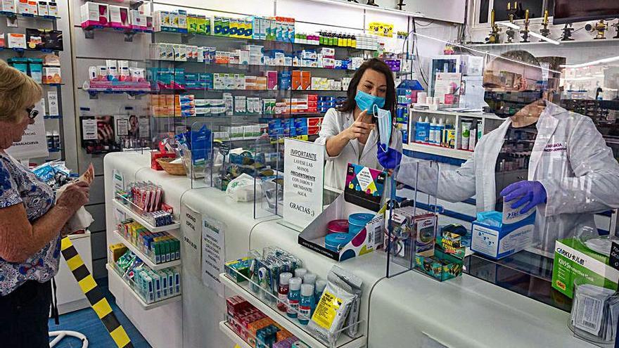 Buscan ayuda para intentar descifrar una receta médica entregada en una farmacia de Alicante